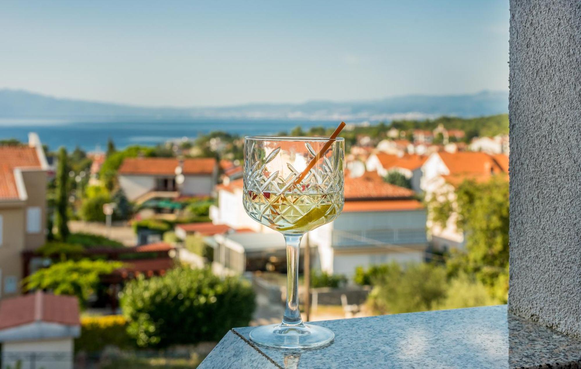 Apartments Kvarner 2 Малинска Экстерьер фото