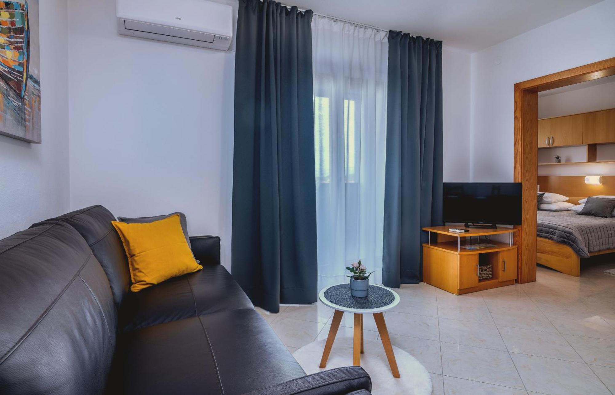 Apartments Kvarner 2 Малинска Экстерьер фото