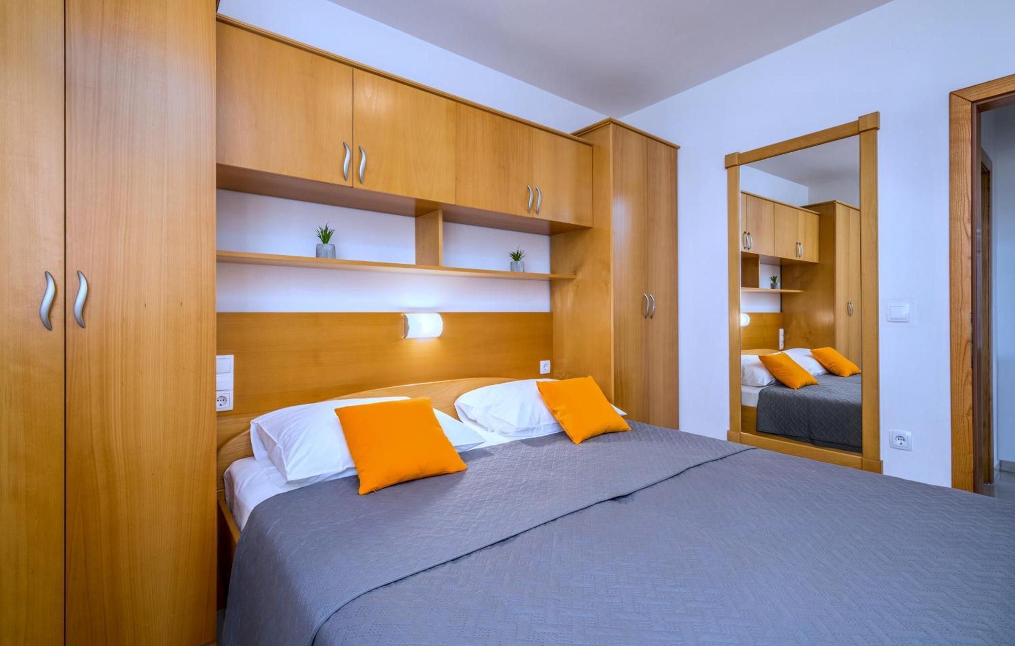 Apartments Kvarner 2 Малинска Экстерьер фото