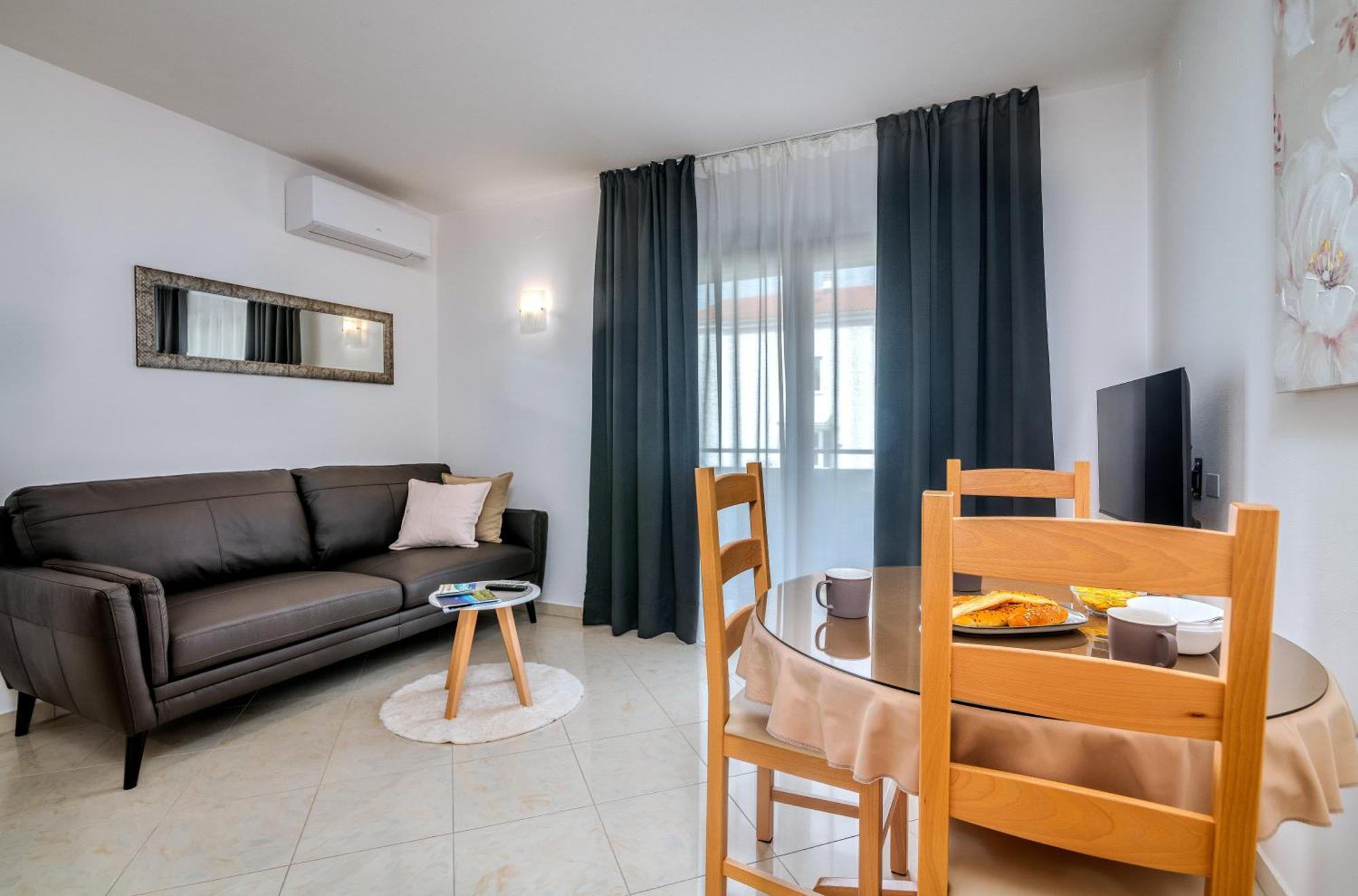 Apartments Kvarner 2 Малинска Экстерьер фото