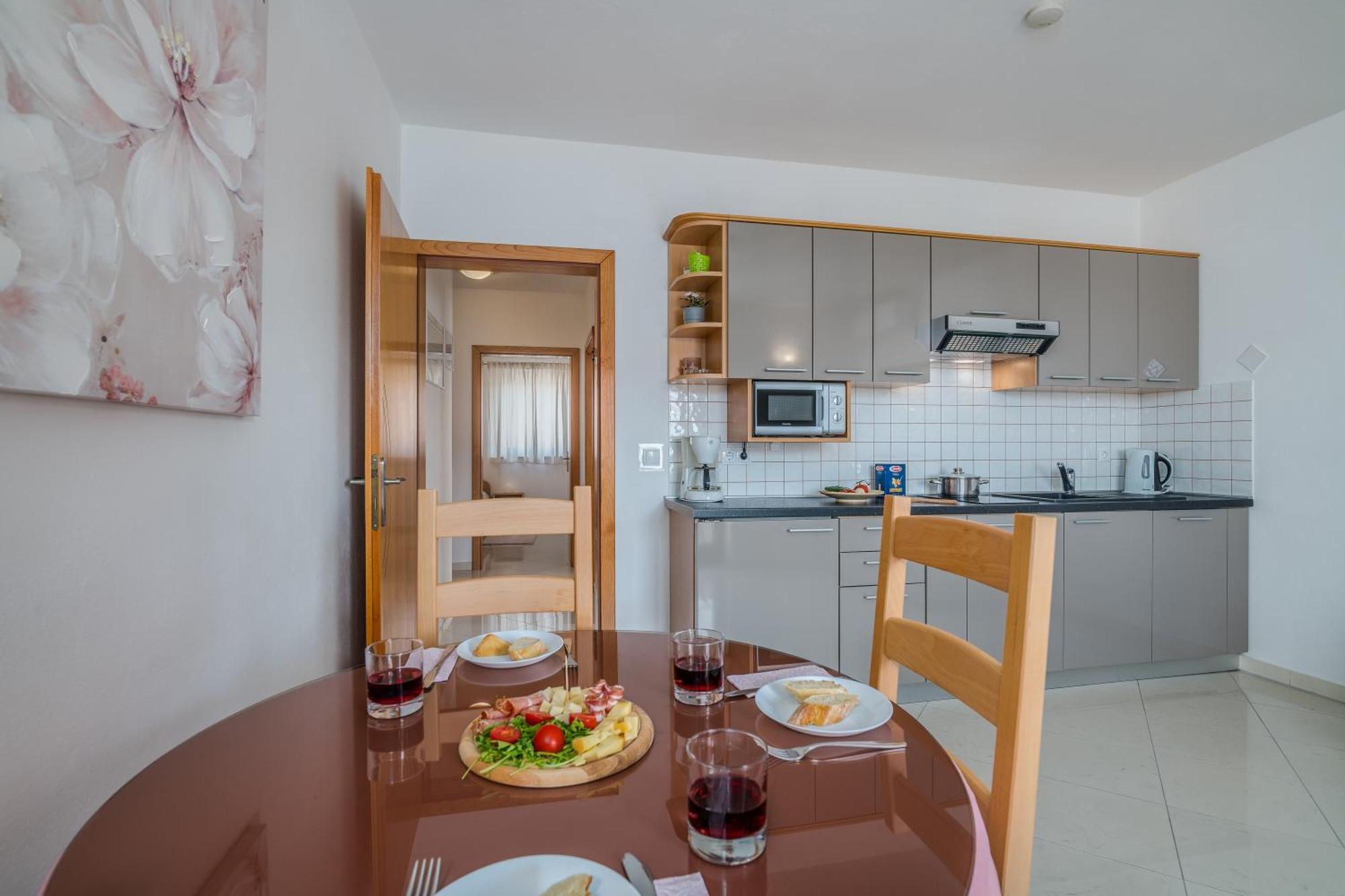 Apartments Kvarner 2 Малинска Экстерьер фото