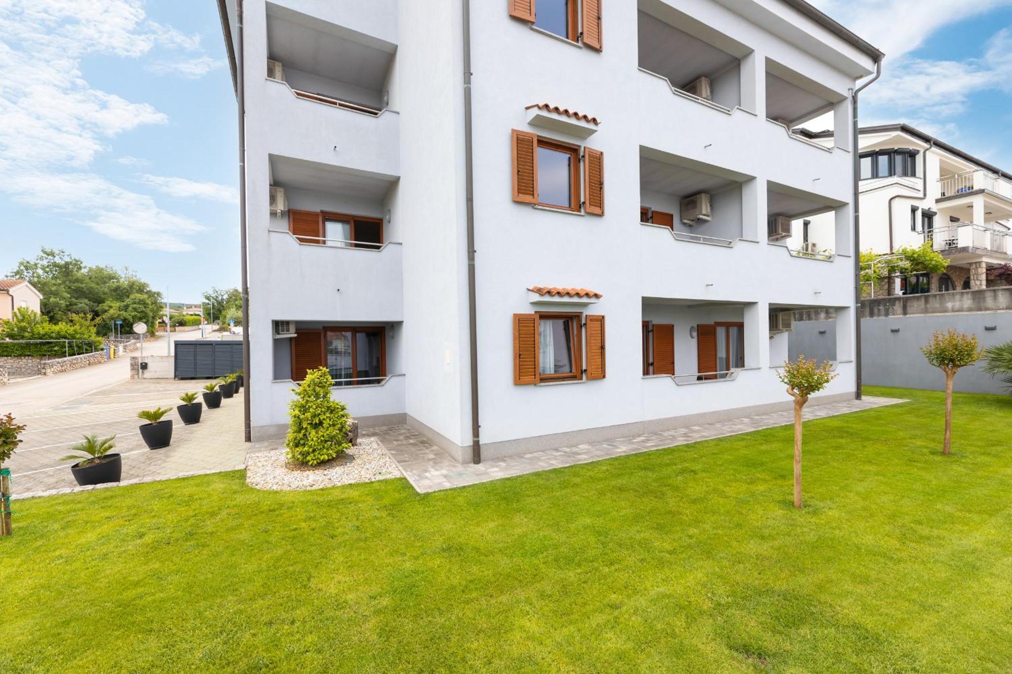 Apartments Kvarner 2 Малинска Экстерьер фото