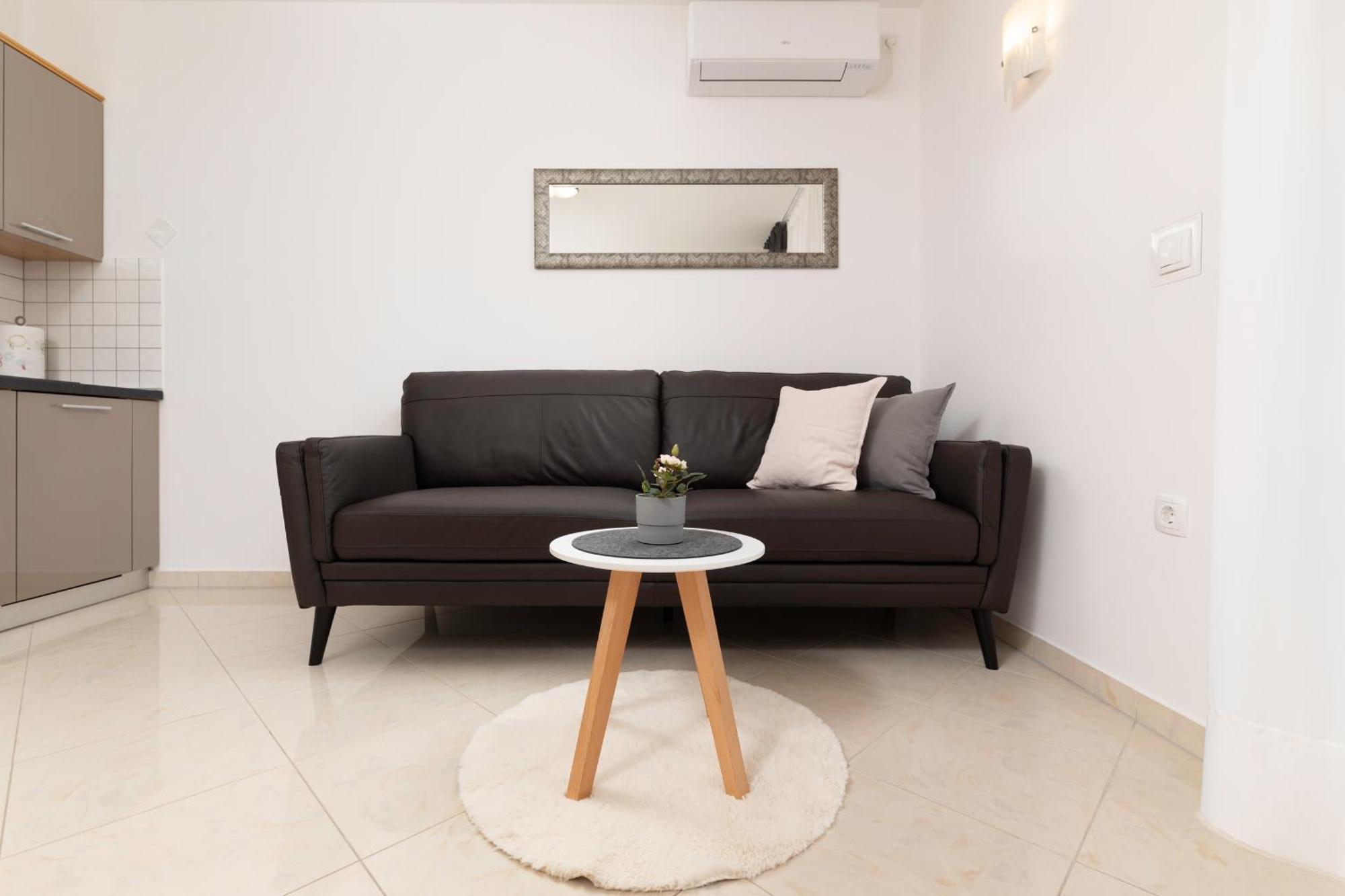 Apartments Kvarner 2 Малинска Экстерьер фото