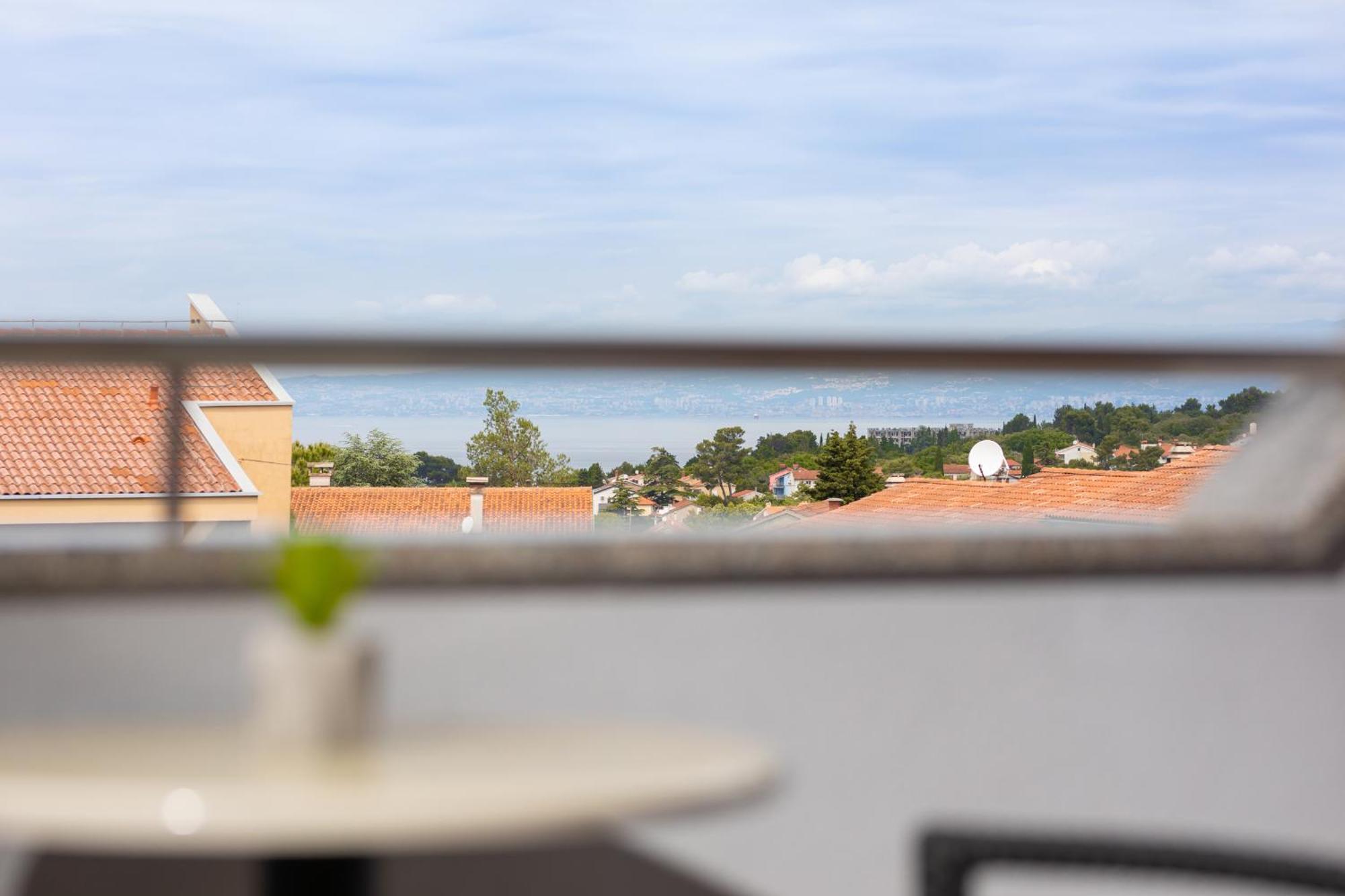 Apartments Kvarner 2 Малинска Экстерьер фото