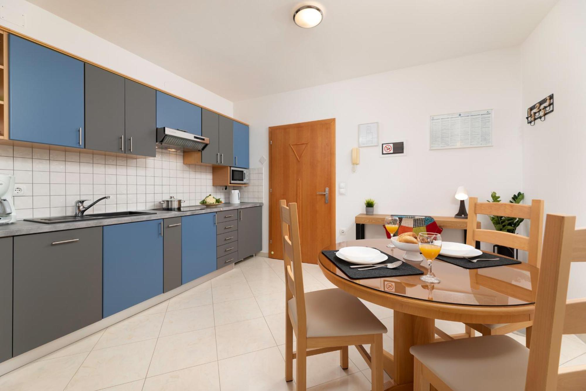 Apartments Kvarner 2 Малинска Экстерьер фото