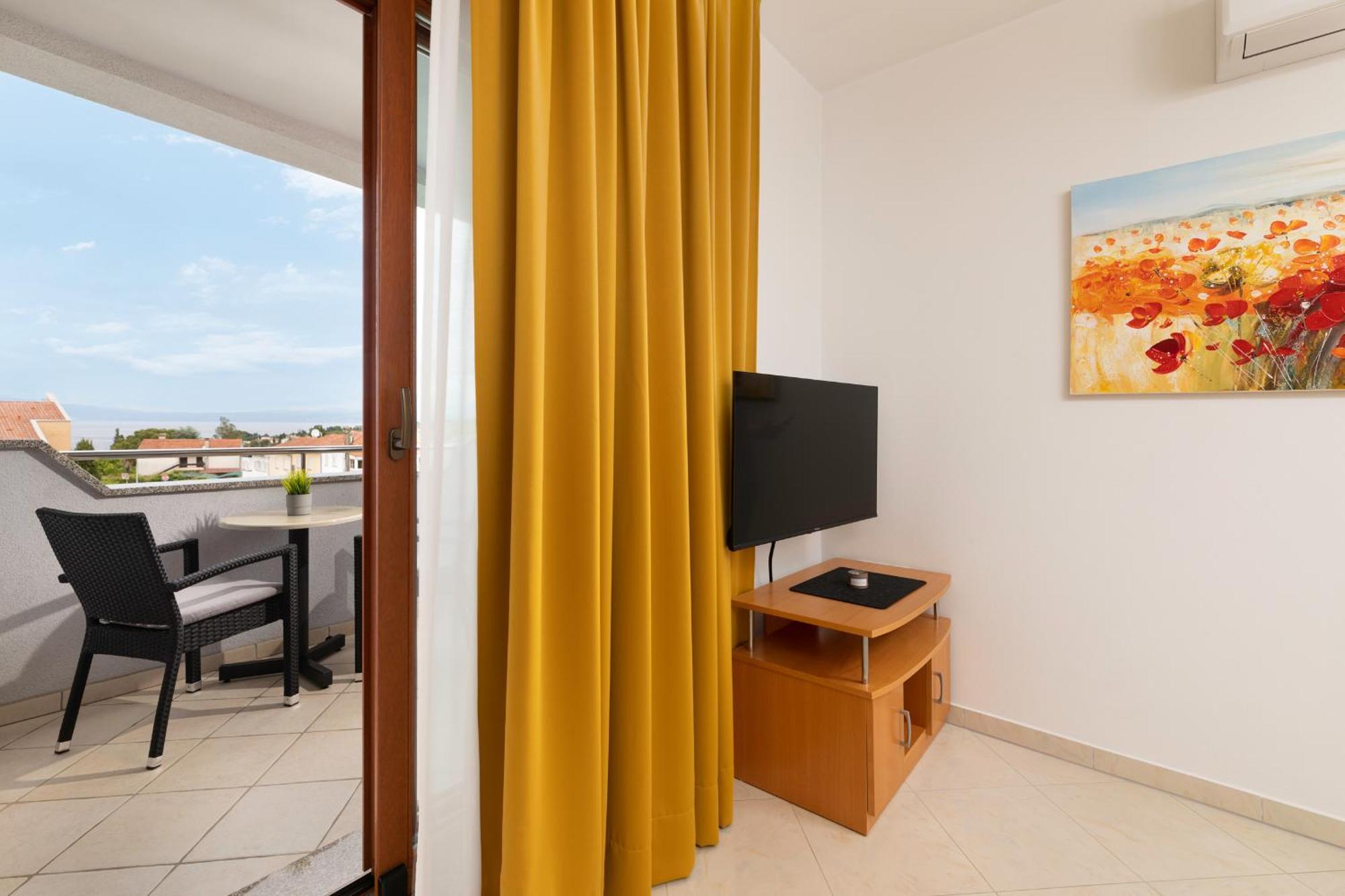 Apartments Kvarner 2 Малинска Экстерьер фото