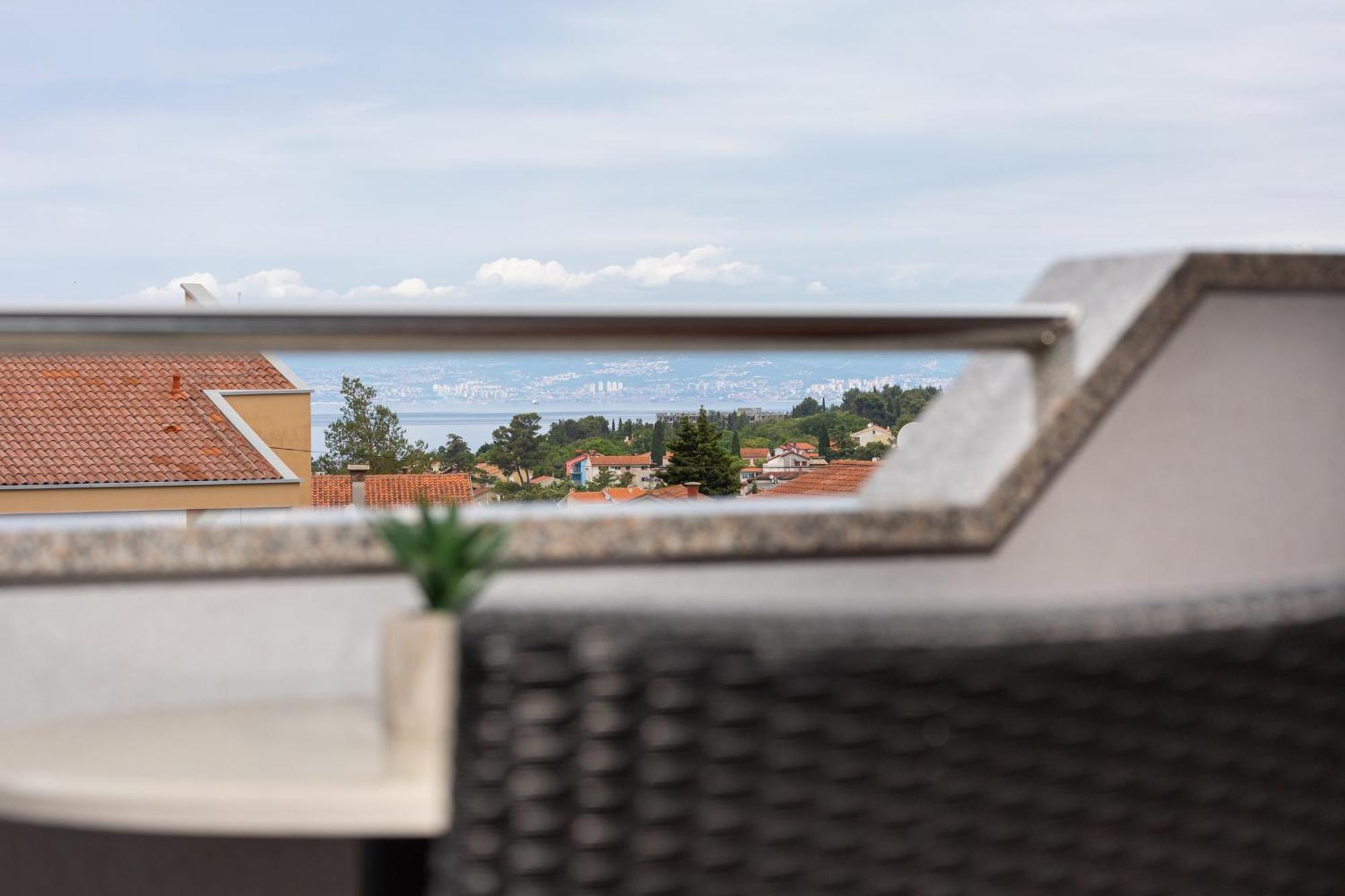 Apartments Kvarner 2 Малинска Экстерьер фото