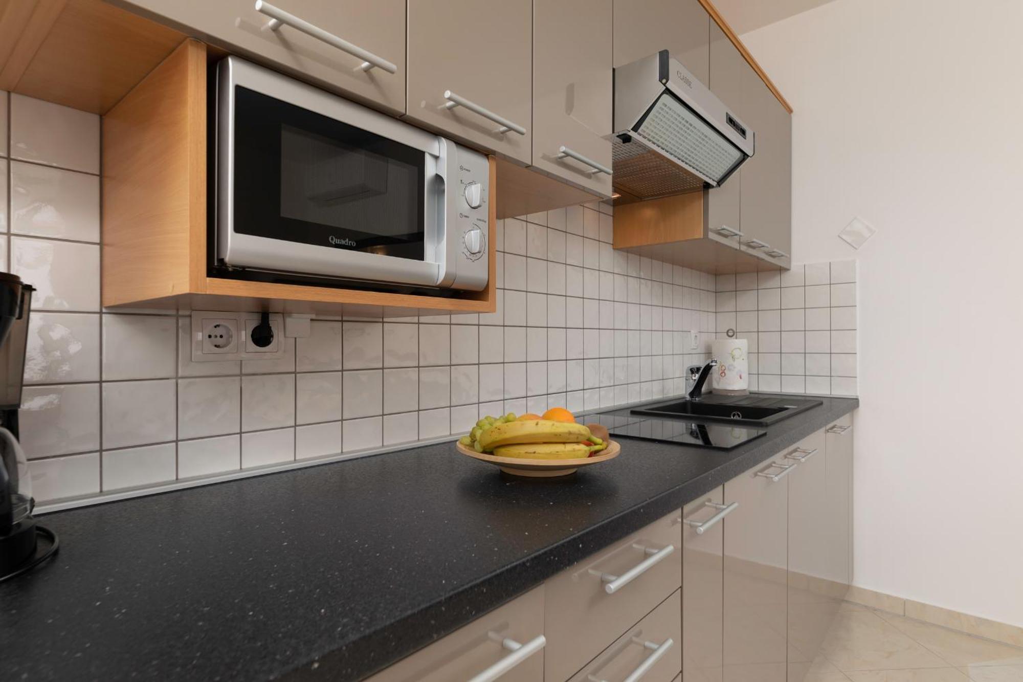 Apartments Kvarner 2 Малинска Экстерьер фото