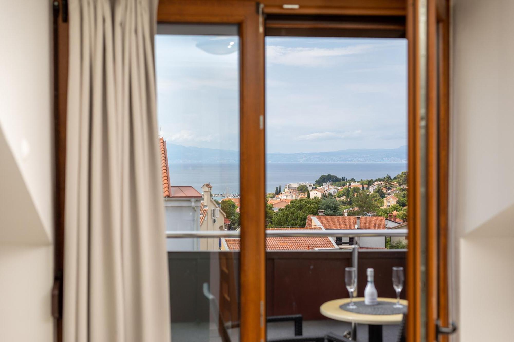Apartments Kvarner 2 Малинска Экстерьер фото