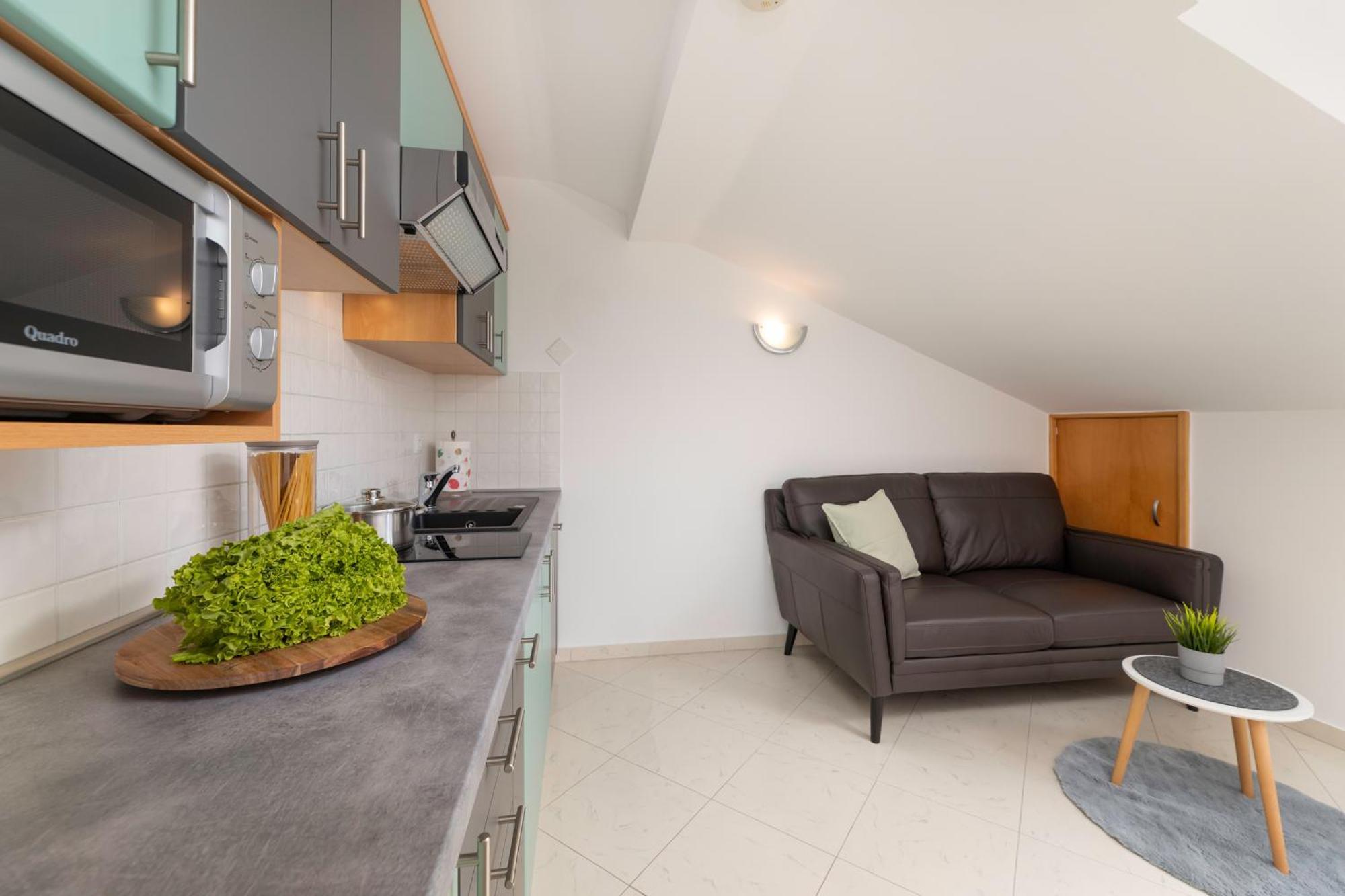 Apartments Kvarner 2 Малинска Экстерьер фото