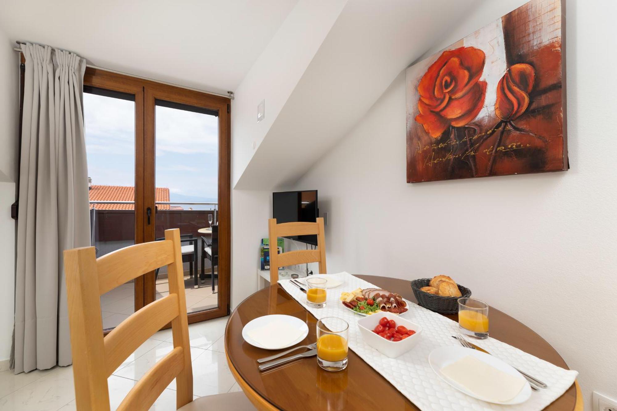 Apartments Kvarner 2 Малинска Экстерьер фото