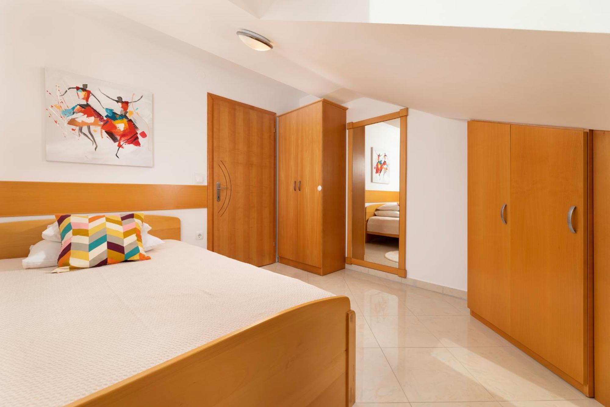 Apartments Kvarner 2 Малинска Экстерьер фото